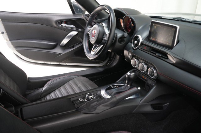 Used 2017 FIAT 124 Spider Abarth image 57