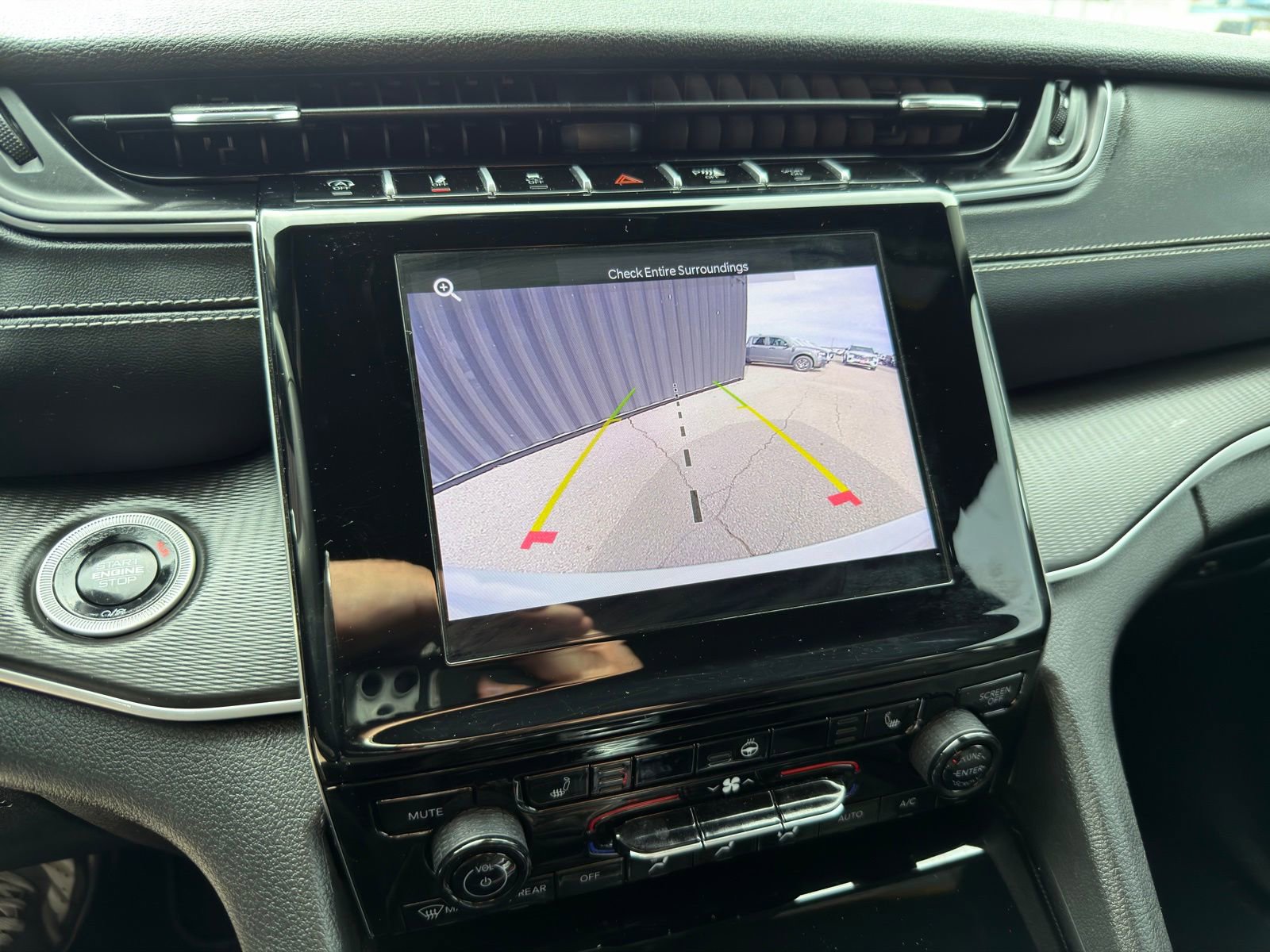 Used 2024 Jeep Grand Cherokee Altitude image 25