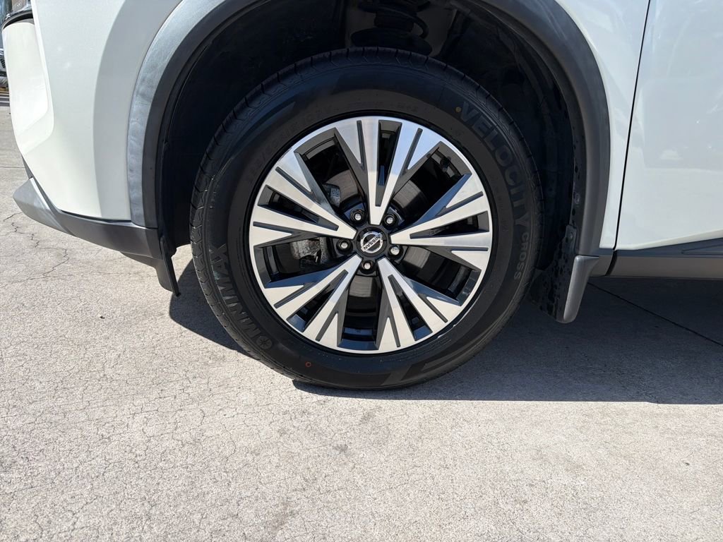 Certified 2021 Nissan Rogue SV w/ Premium Package FWD image 12