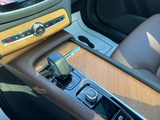 Used 2024 Volvo XC90 B6 Plus AWD/4WD image 19