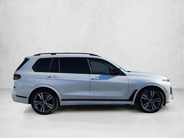 Used 2025 BMW X7 M60i image 4
