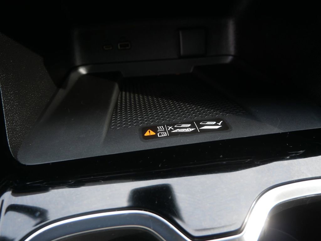 Certified 2025 Chevrolet Traverse RS w/ LPO, Floor Liner Package image 32