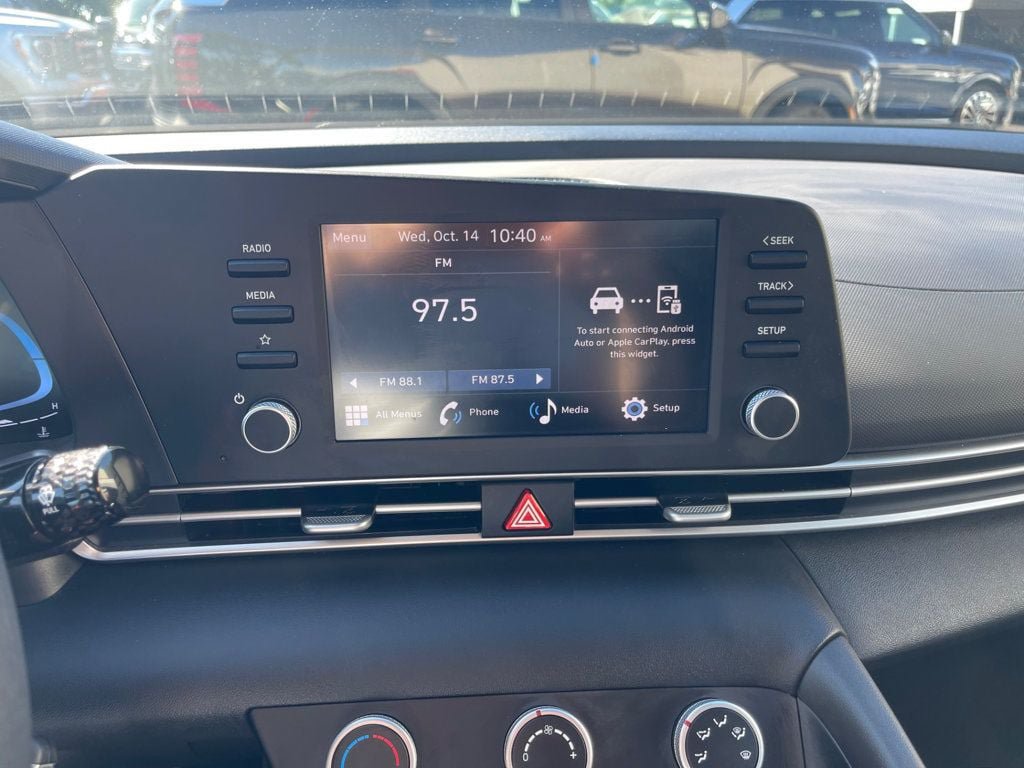 Used 2025 Hyundai Elantra SE FWD image 20