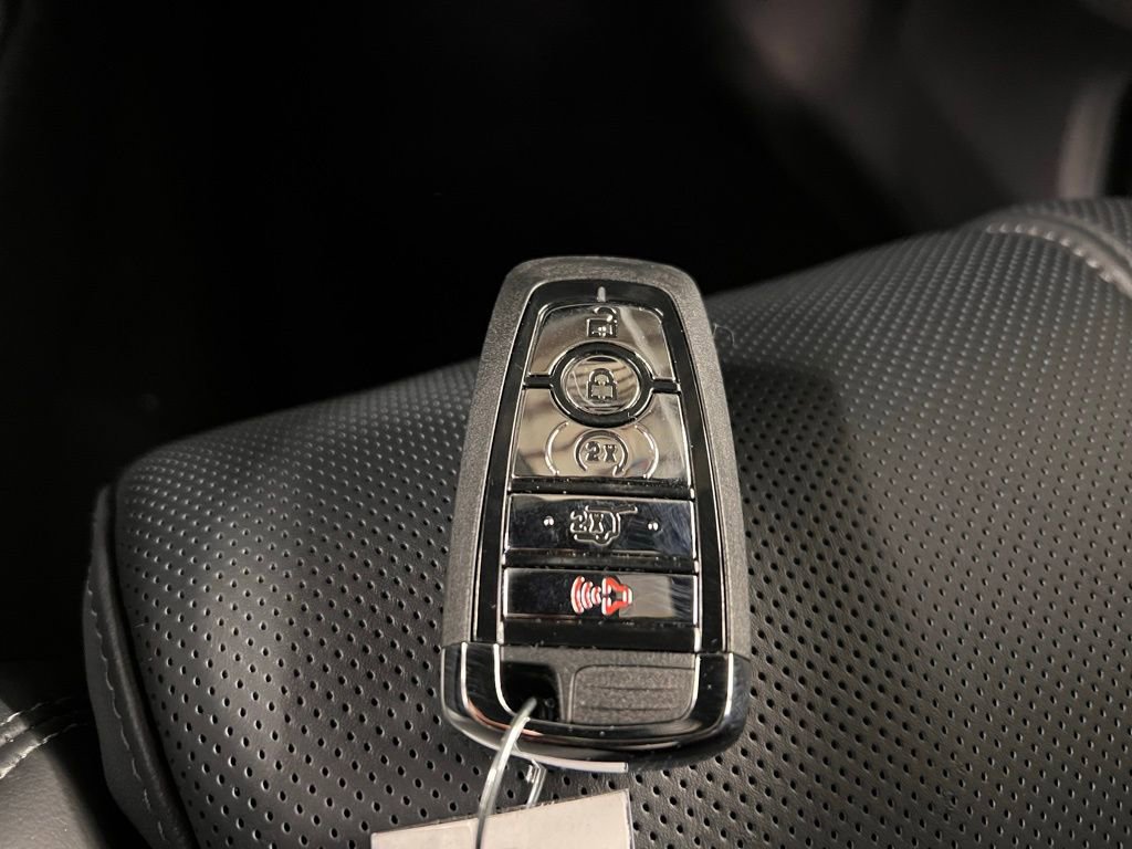 Used 2025 Lincoln Navigator Reserve w/ Jet Appearance Package image 49