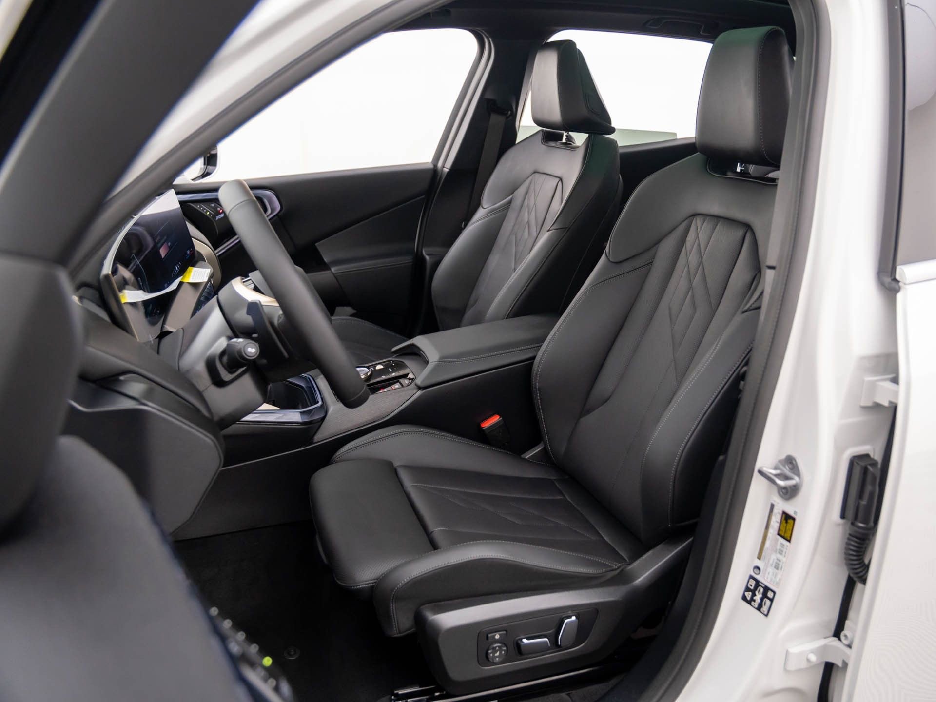 Certified 2025 BMW X3 xDrive30i w/ Premium Package image 16