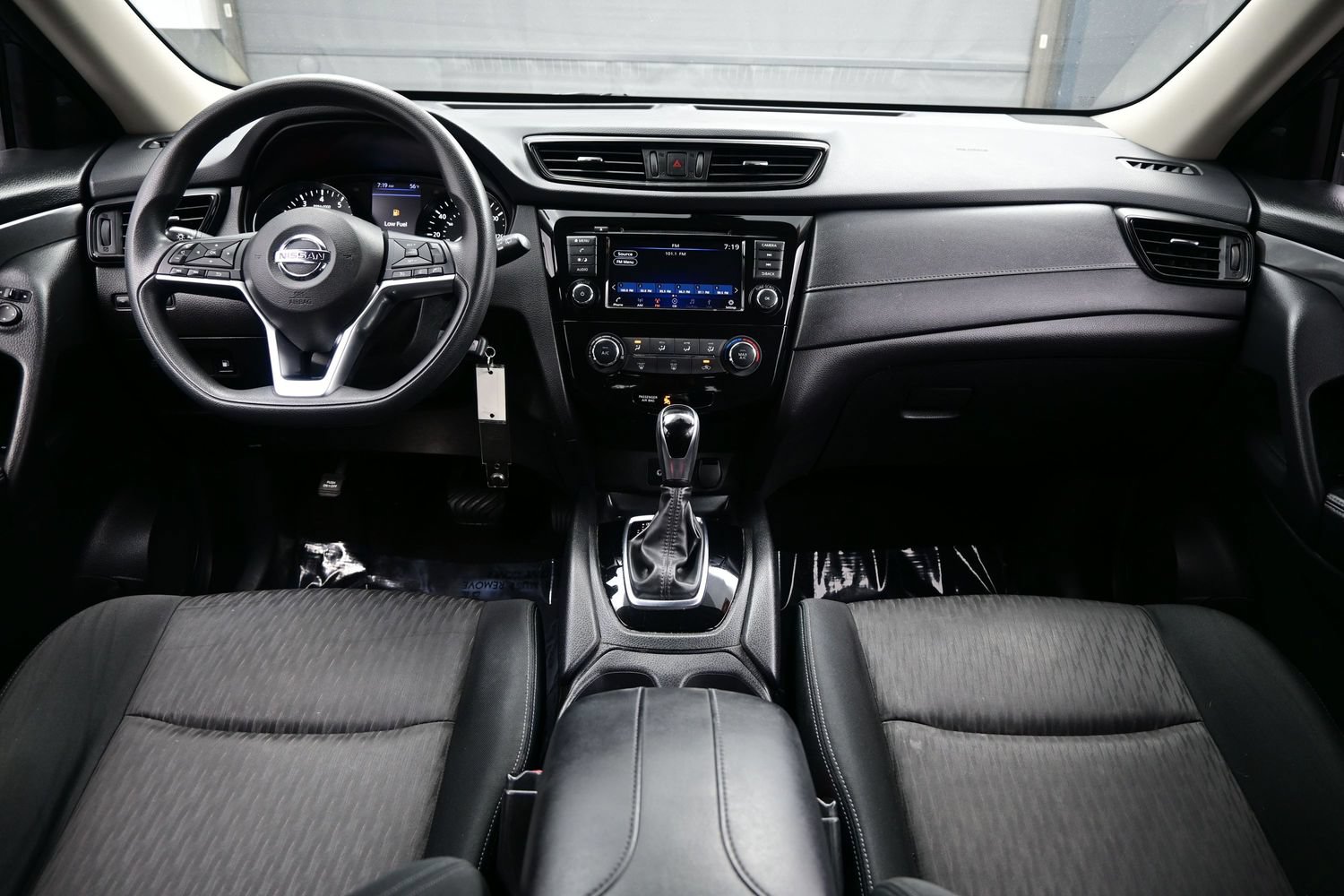 Used 2020 Nissan Rogue S FWD image 16