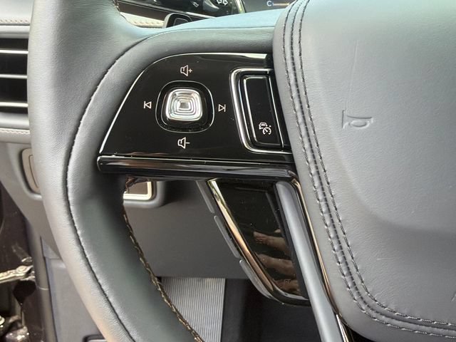 New 2026 Lincoln Aviator 2WD w/ Jet Appearance Package image 25