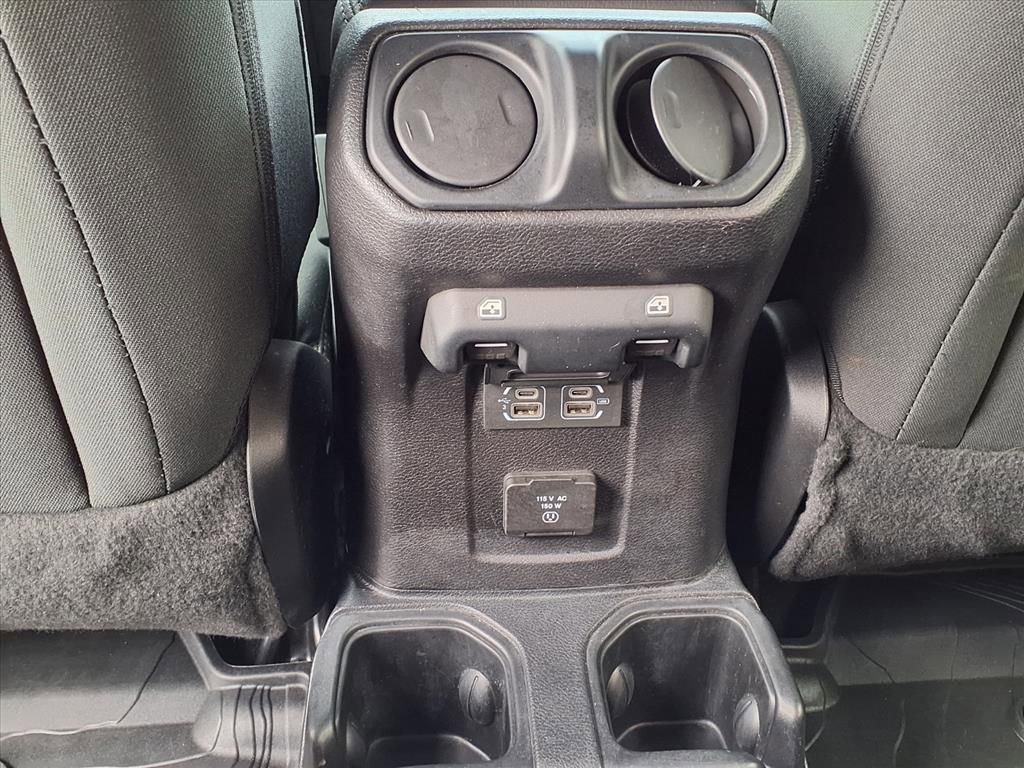 Used 2019 Jeep Wrangler Unlimited Sahara image 16