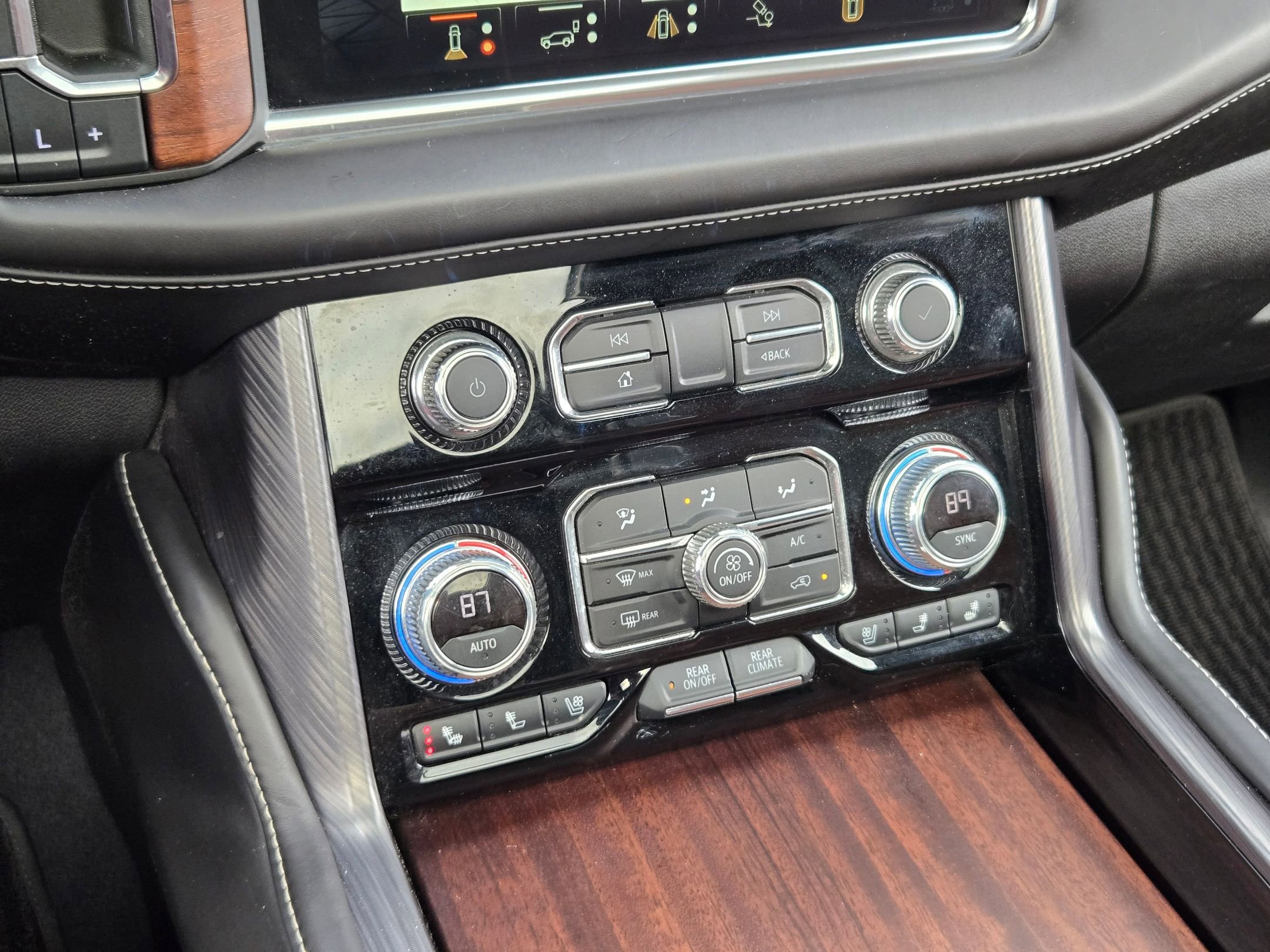 Used 2023 GMC Yukon XL Denali Ultimate image 21