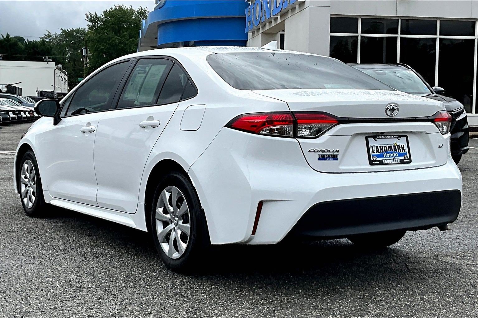 Used 2025 Toyota Corolla LE FWD image 12