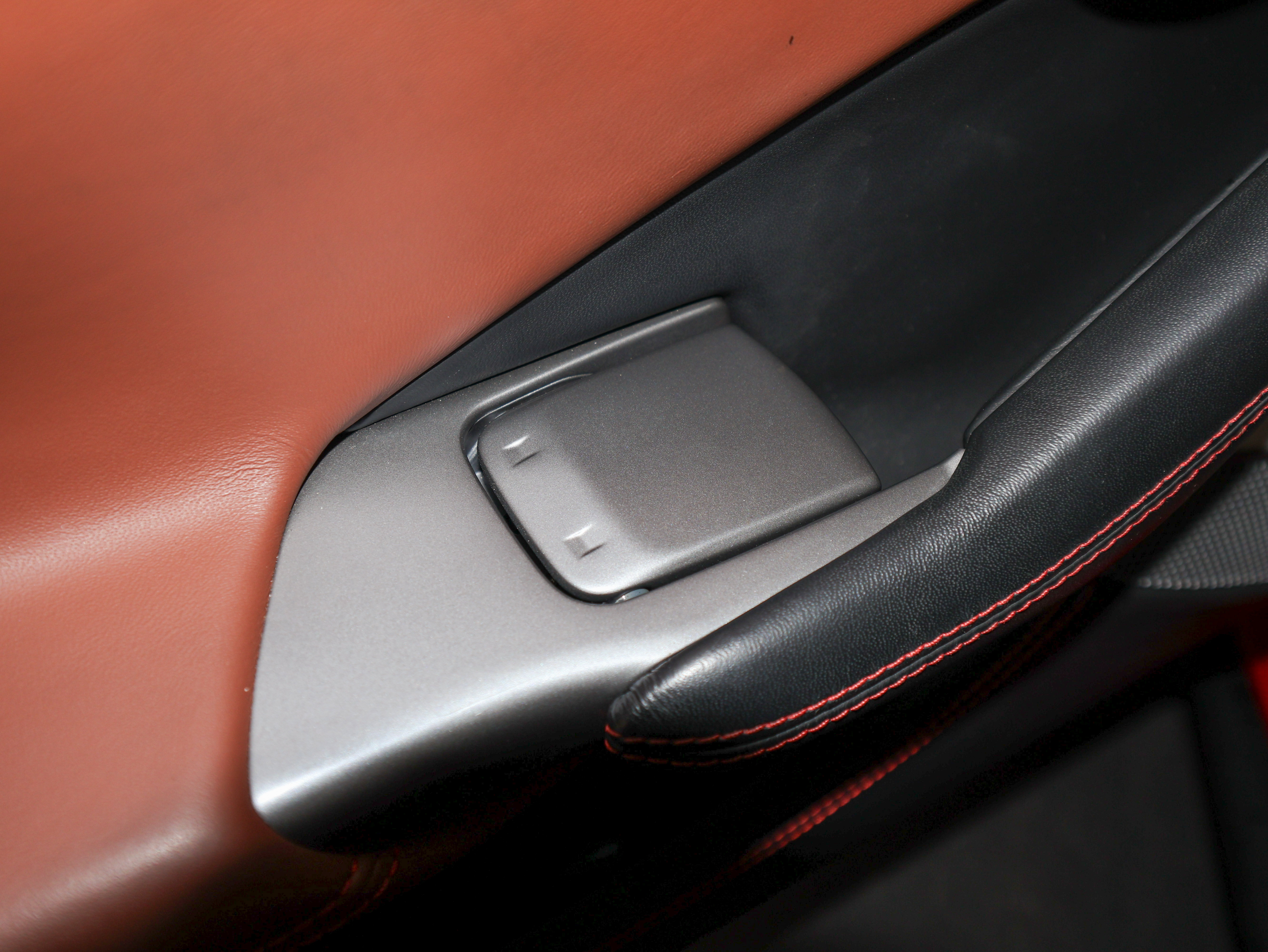 Used 2019 Ferrari Portofino RWD image 20