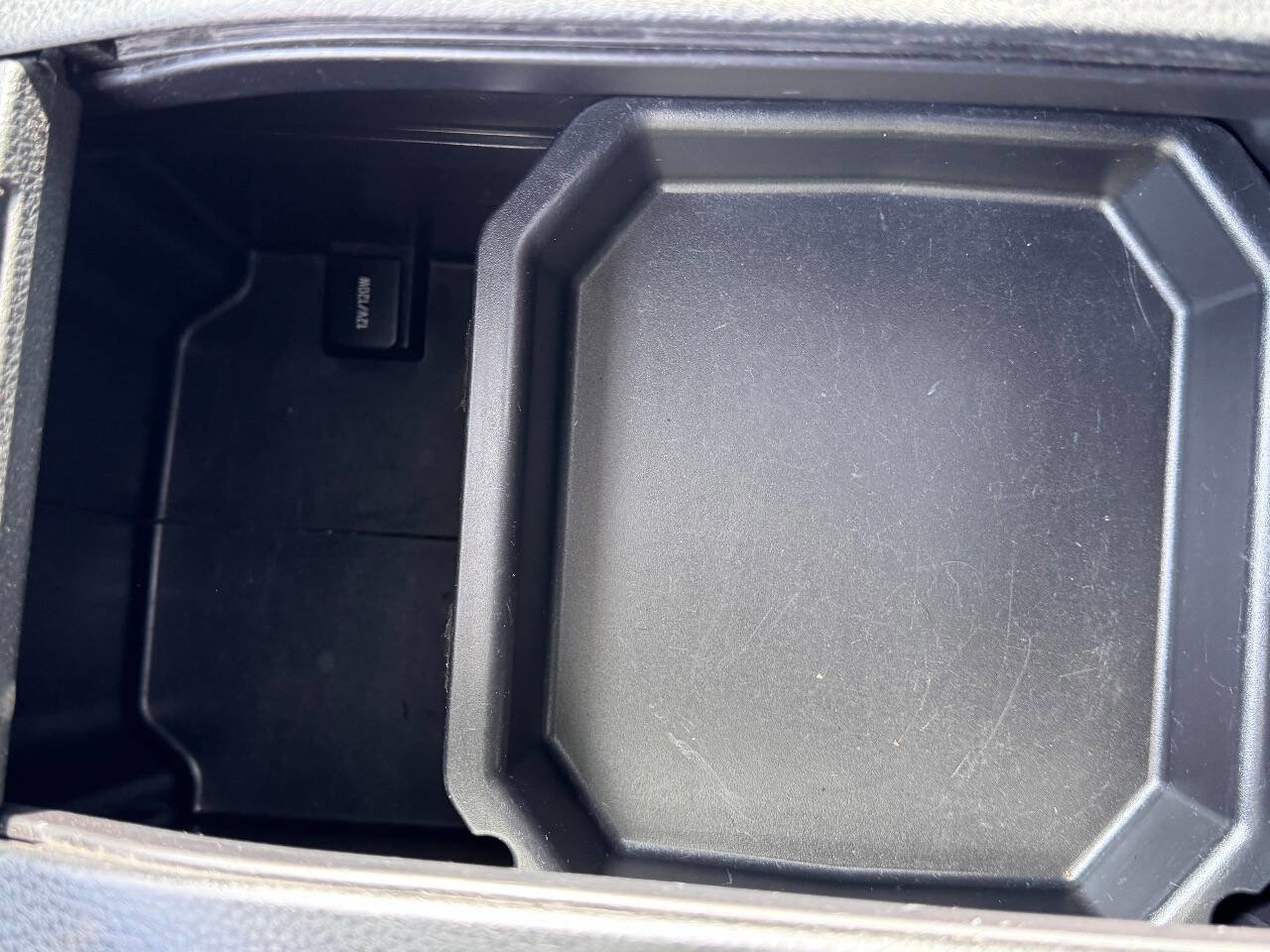 Used 2017 Toyota Highlander XLE image 28