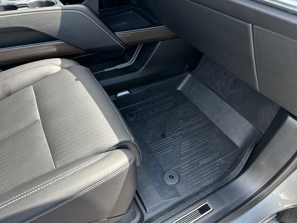Used 2026 Cadillac Vistiq Sport w/ LPO, Floor Liner Package AWD/4WD image 40