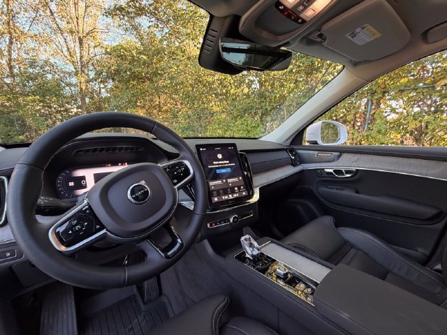 Used 2025 Volvo XC90 T8 Ultra w/ Protection Package Premier AWD/4WD image 29