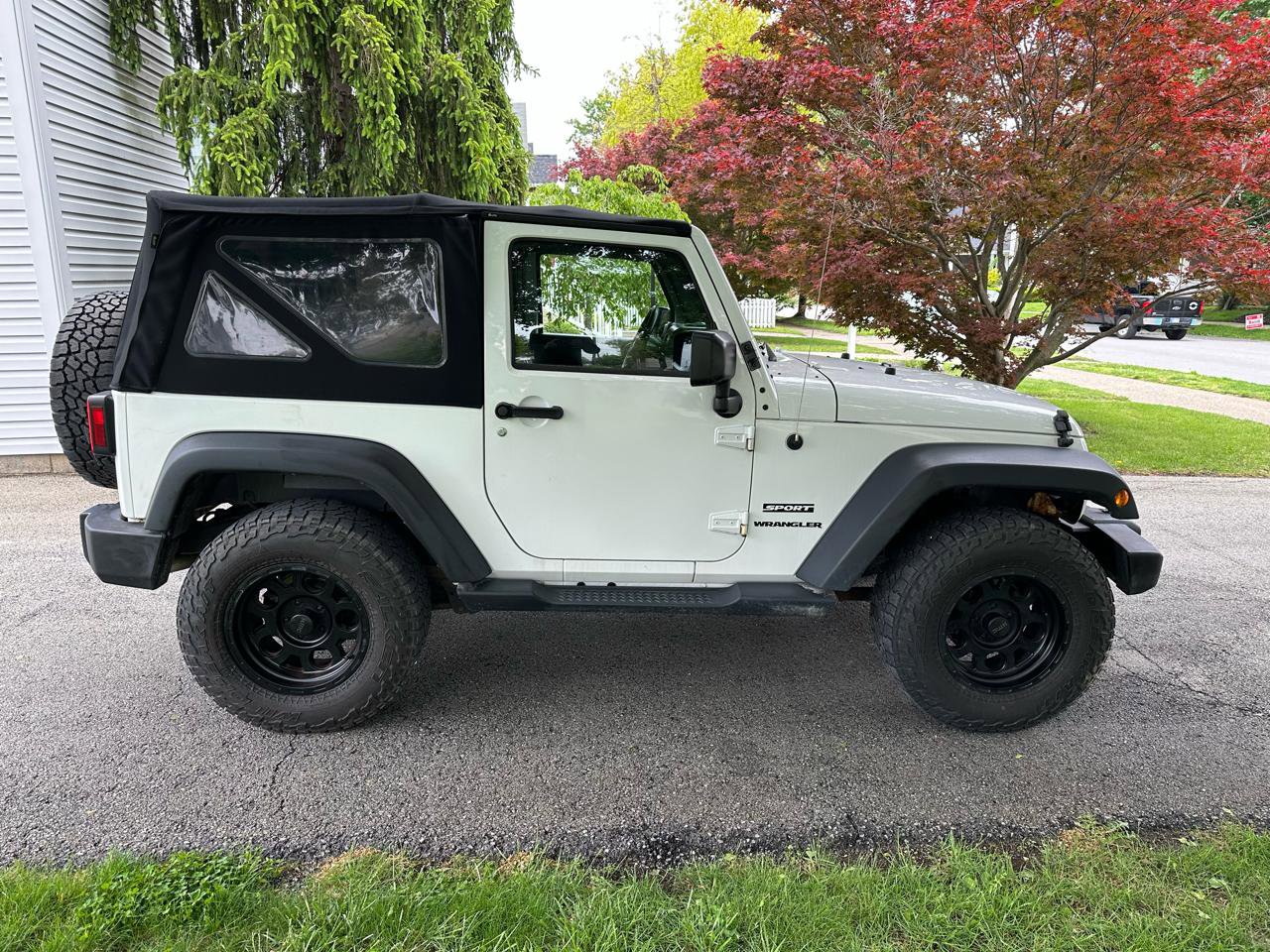 Used 2017 Jeep Wrangler Sport w/ Quick Order Package 24S AWD/4WD image 8
