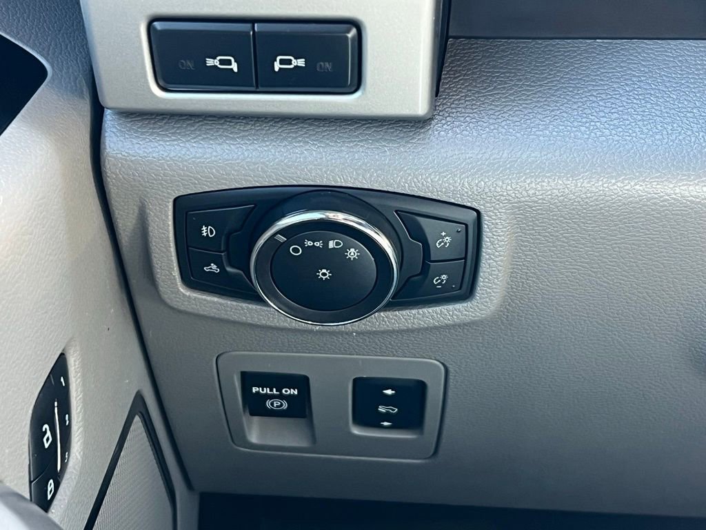 Used 2018 Ford F150 Lariat image 34