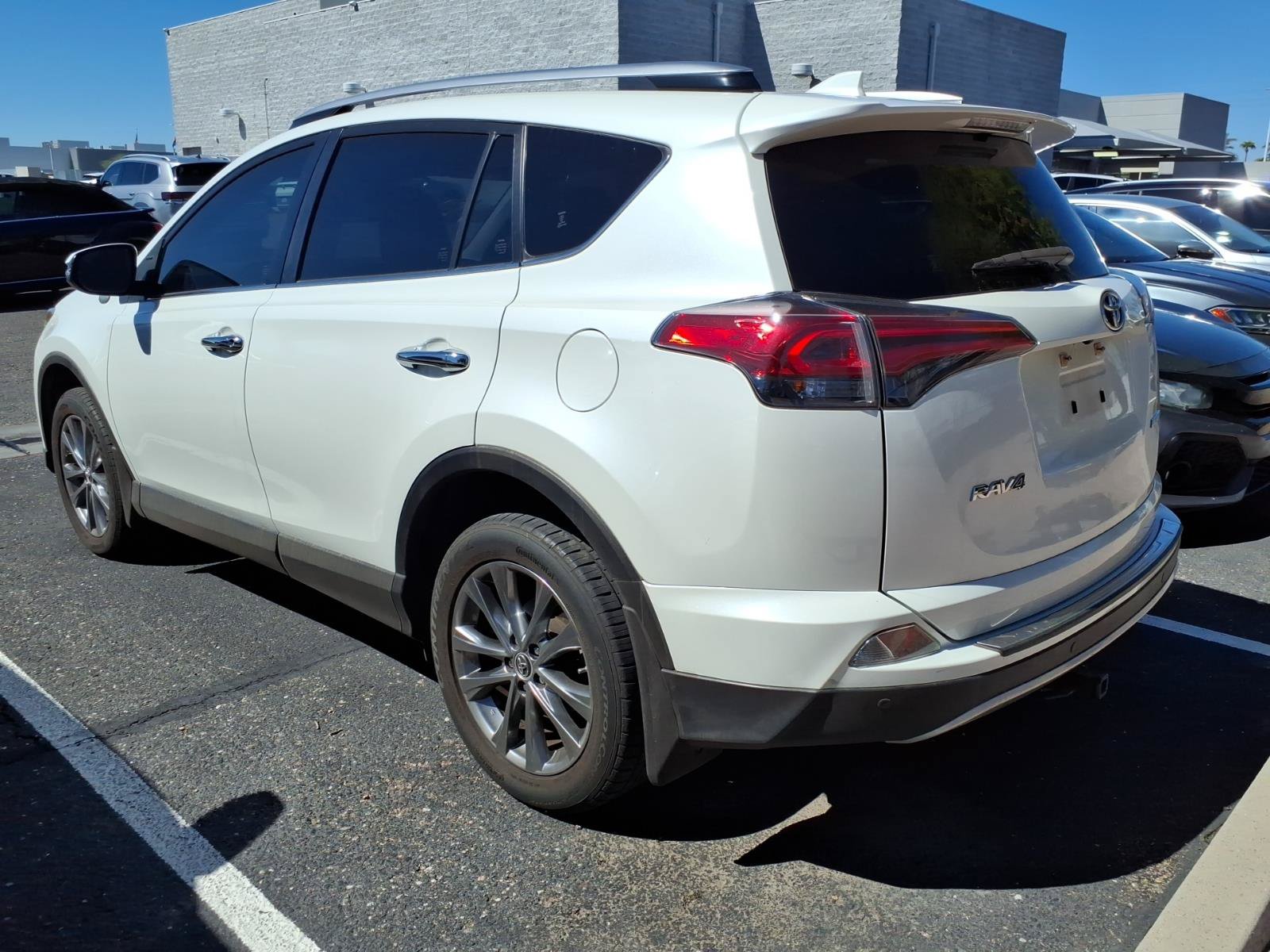Used 2018 Toyota RAV4 Limited w/ Advanced Technology Package FWD image 3