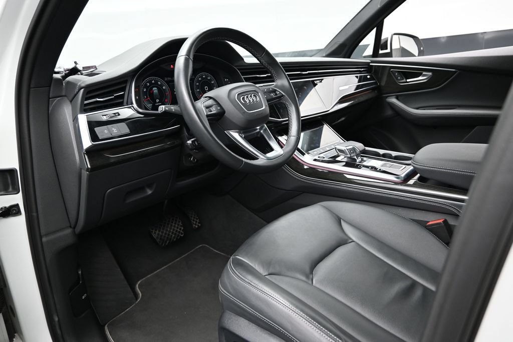Used 2025 Audi Q7 3.0T Premium Plus AWD/4WD image 19