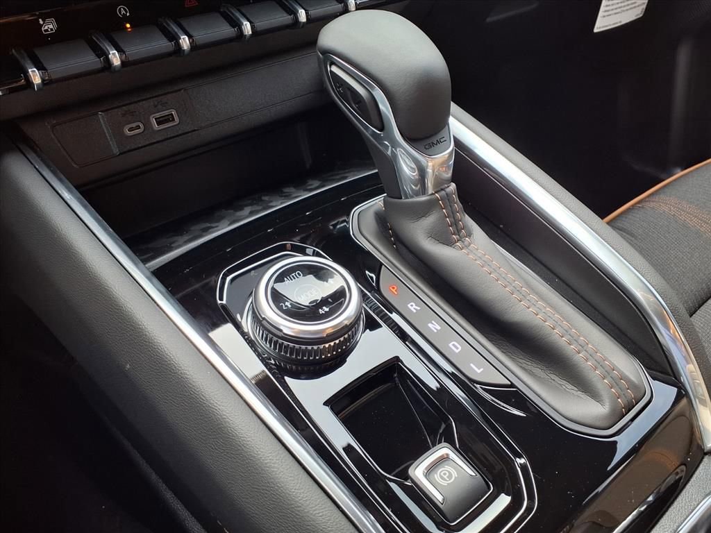 New 2026 GMC Canyon AT4 AWD/4WD image 13