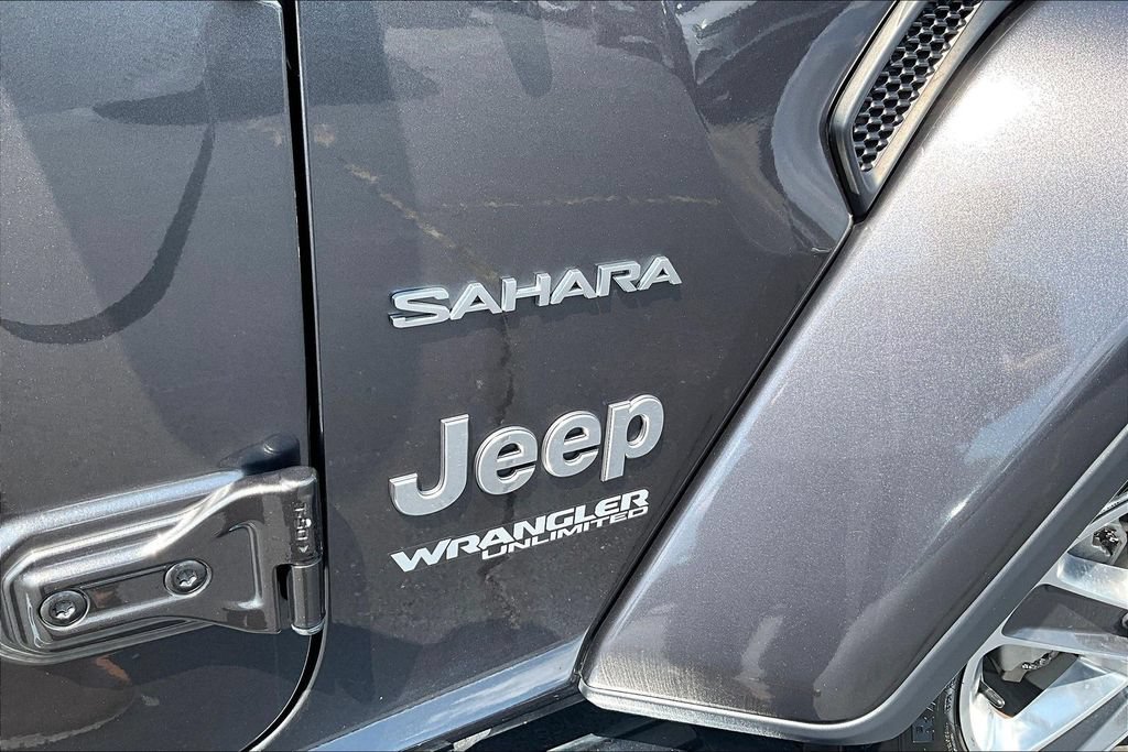 Used 2018 Jeep Wrangler Unlimited Sahara AWD/4WD image 26