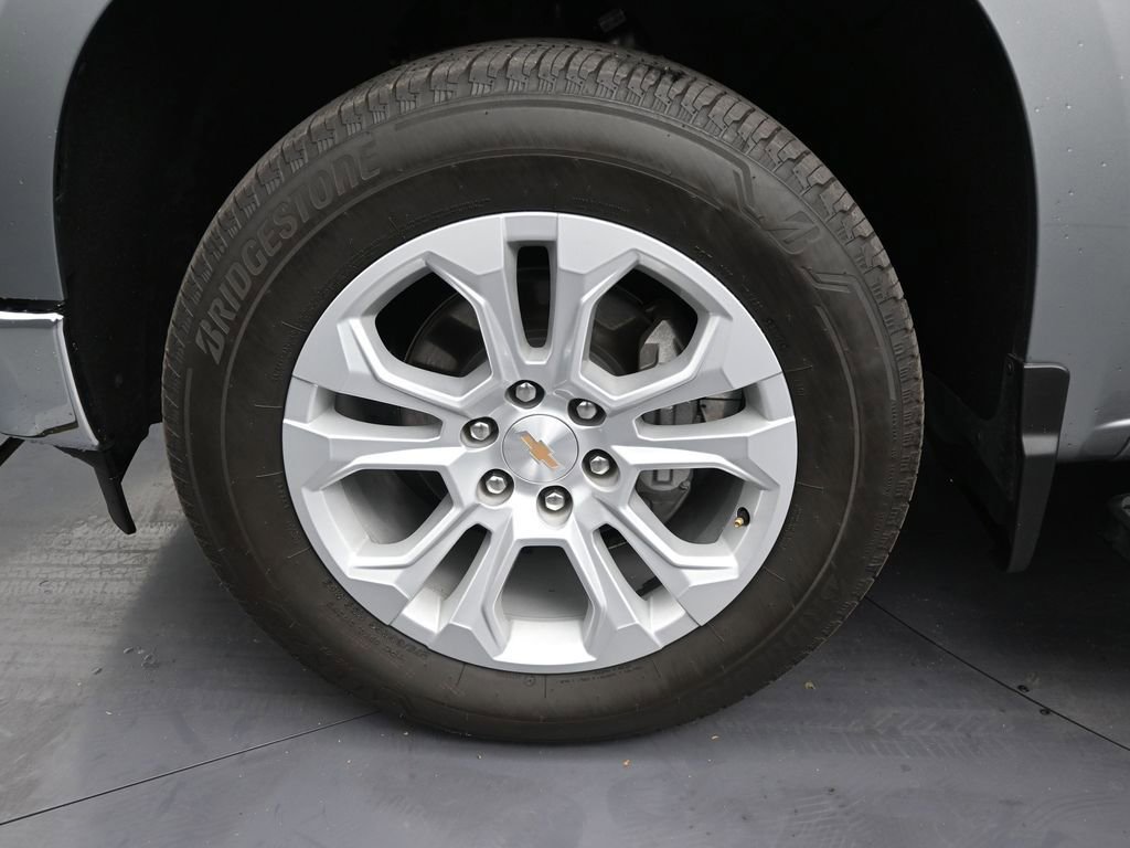 Used 2025 Chevrolet Silverado 1500 LTZ w/ Technology Package image 9
