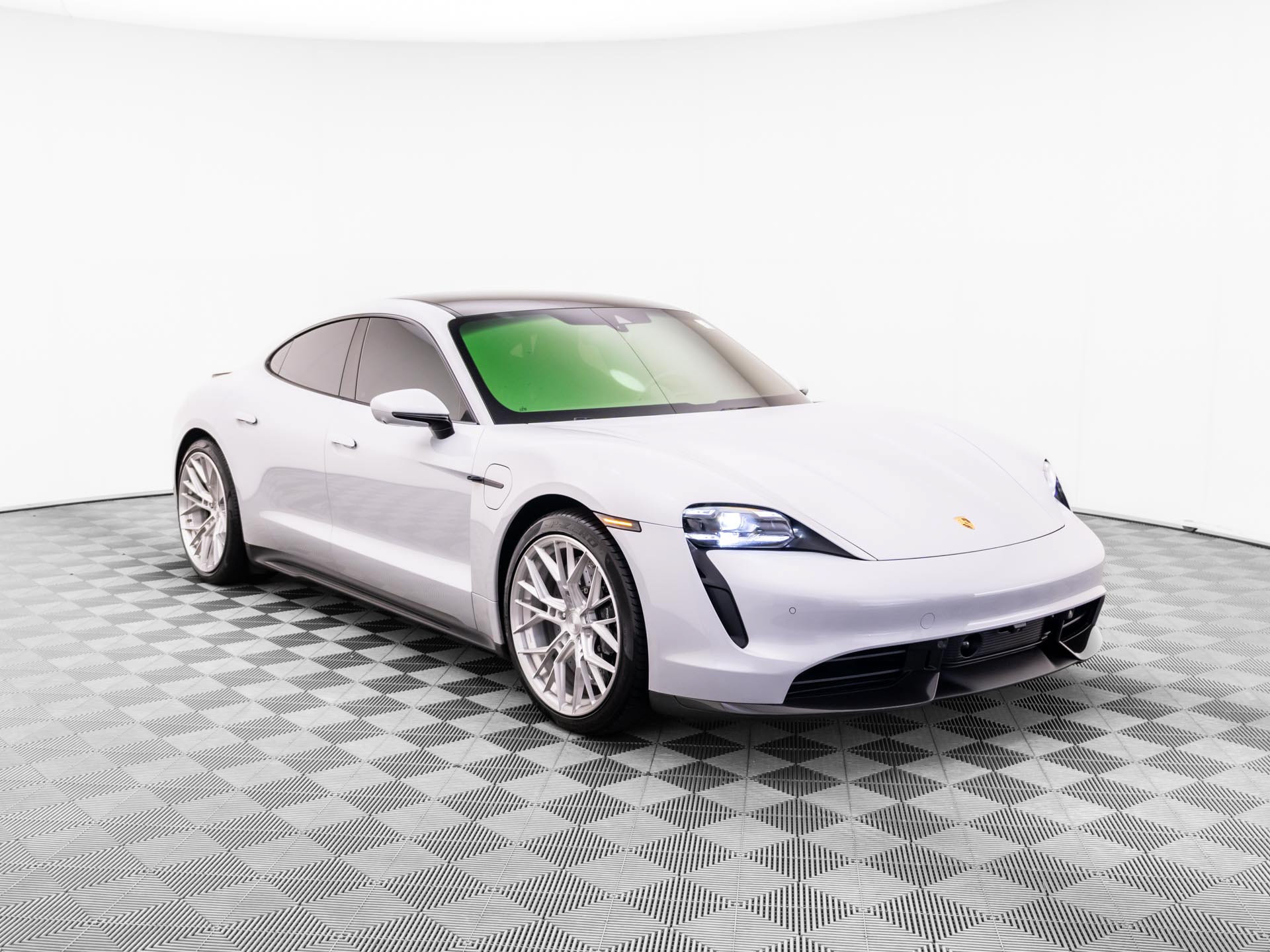 Used 2021 Porsche Taycan AWD/4WD image 6