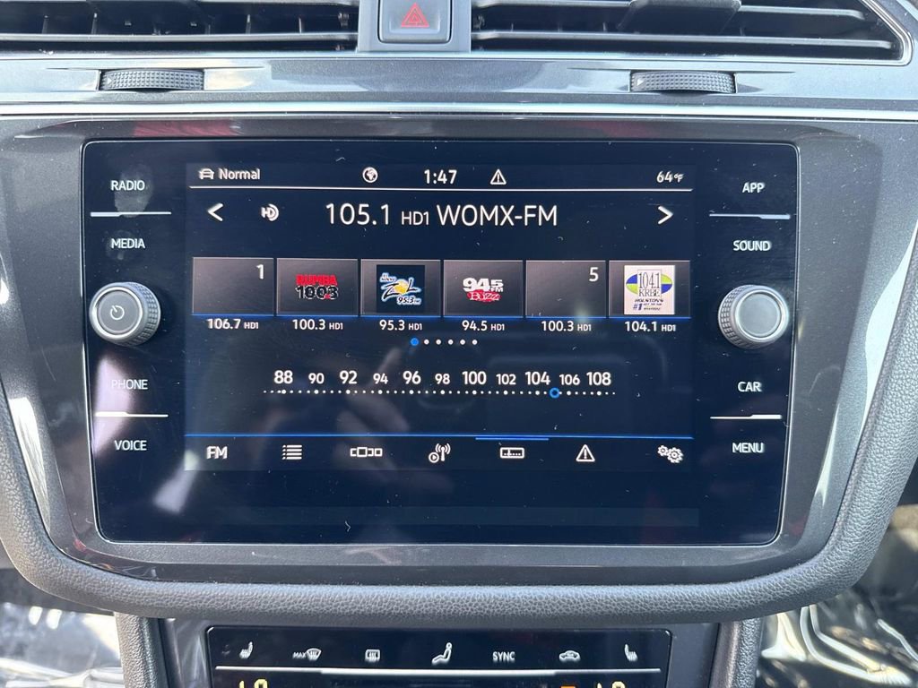 Used 2022 Volkswagen Tiguan SE R-Line image 29