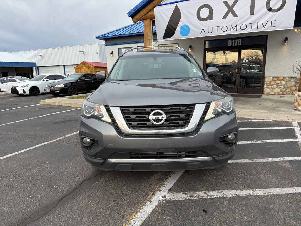 Used 2017 Nissan Pathfinder SL image 2