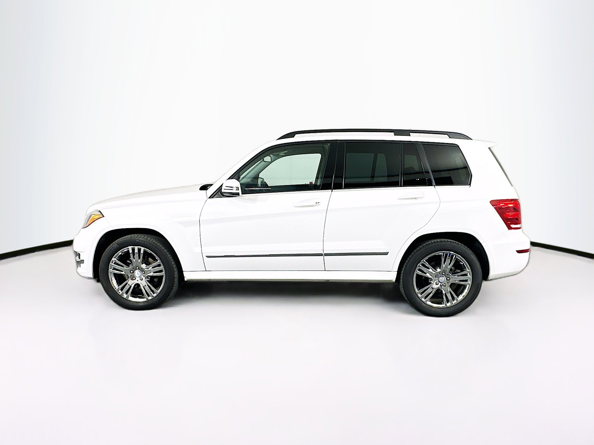 Used 2015 Mercedes-Benz GLK 250 BlueTEC 4MATIC image 4