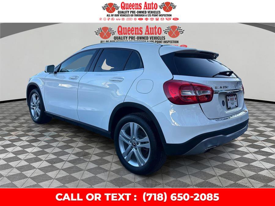 Used 2018 Mercedes-Benz GLA 250 4MATIC w/ Premium Package image 4