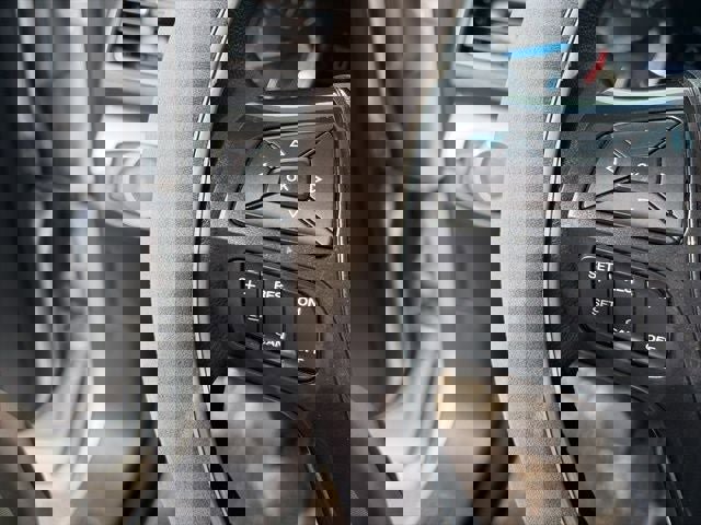 Used 2016 Ford Explorer XLT image 18