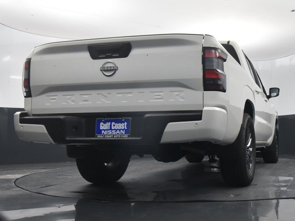 Certified 2025 Nissan Frontier SV image 28