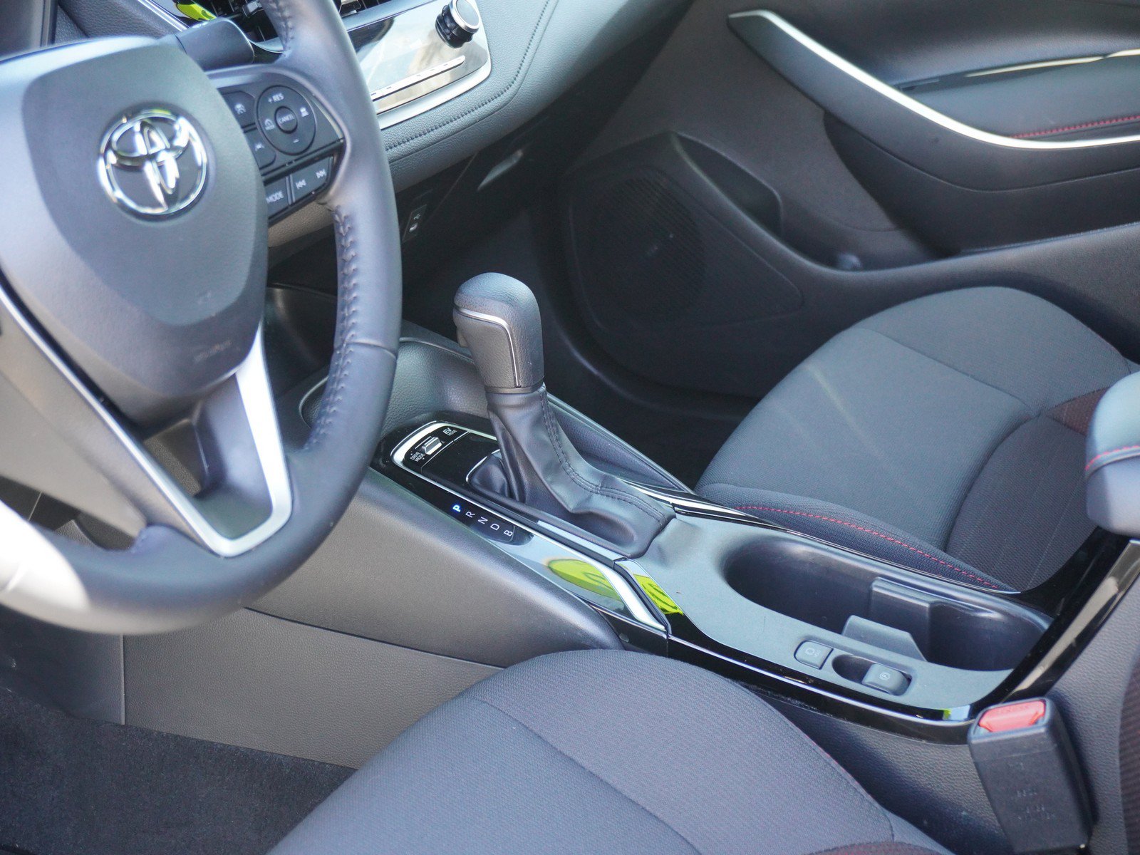 Used 2025 Toyota Corolla SE FWD image 19