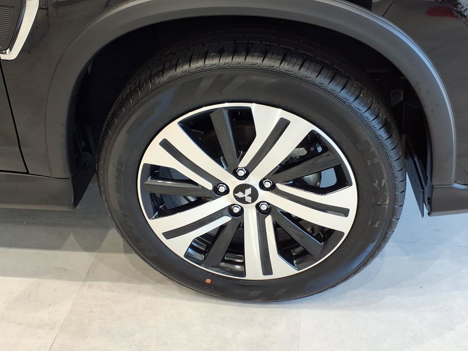 New 2026 Mitsubishi Outlander Sport SE image 9