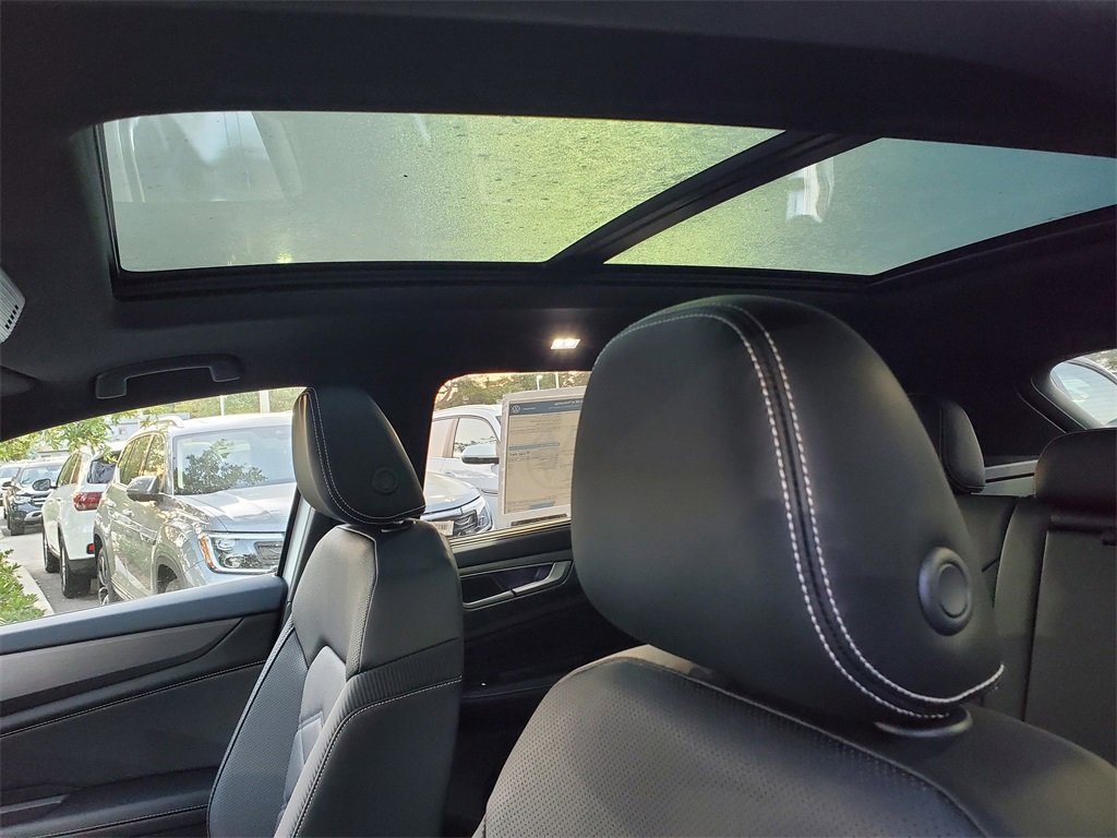 New 2026 Volkswagen Atlas Cross Sport SE image 8