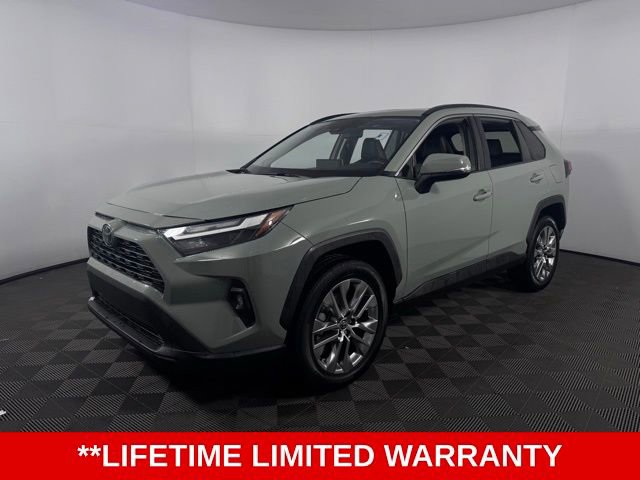 Used 2022 Toyota RAV4 XLE Premium image 3