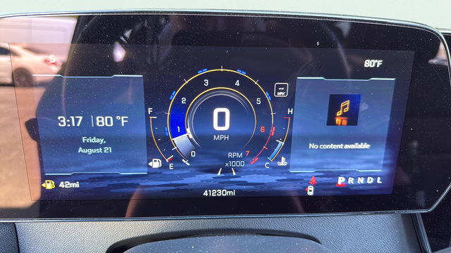 Used 2025 Chevrolet Traverse LT FWD image 19