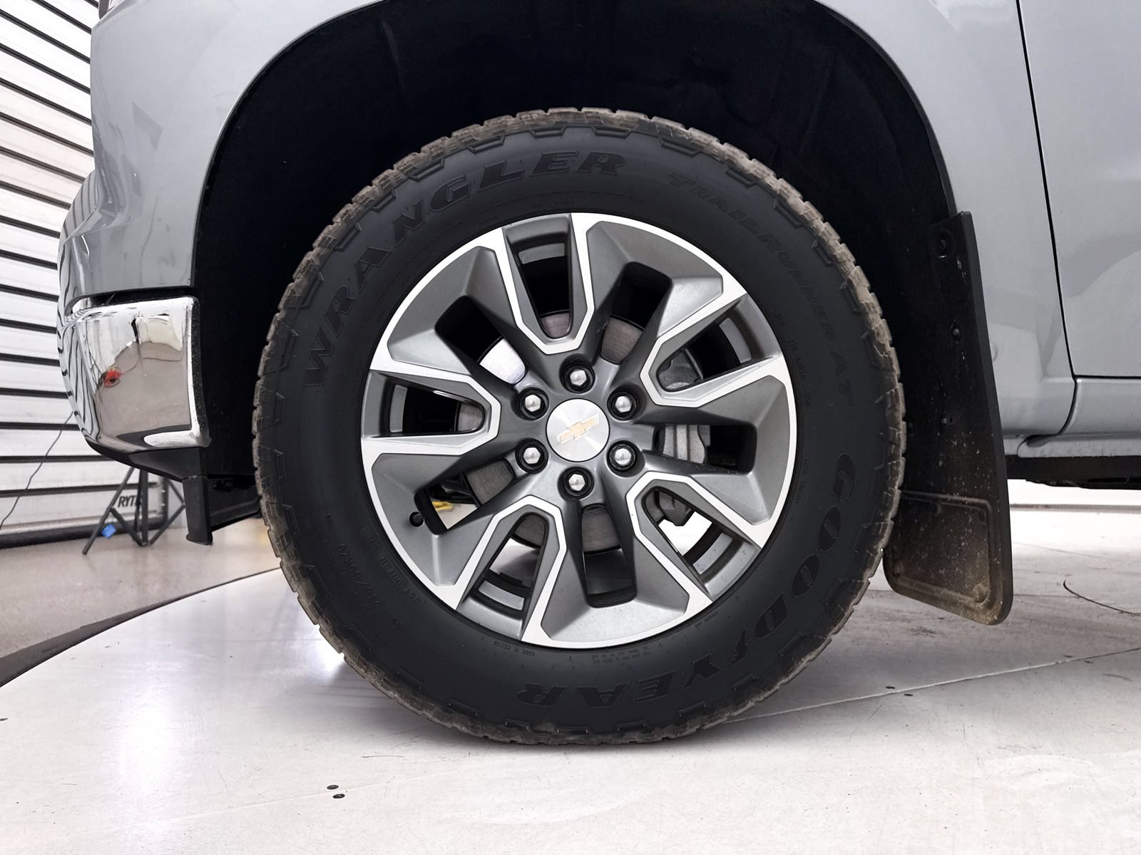Used 2024 Chevrolet Silverado 1500 LT w/ Z71 Off-Road Package AWD/4WD image 13