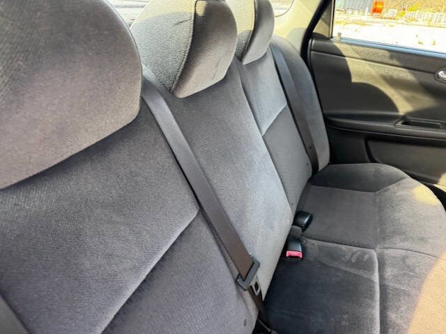 Used 2010 Chevrolet Impala LT image 18