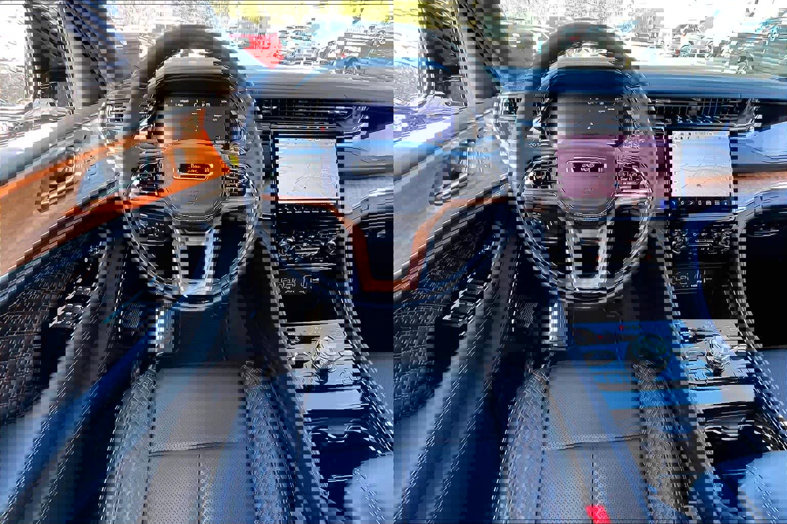 Used 2025 Jeep Grand Cherokee Summit w/ Obsidian Package image 5