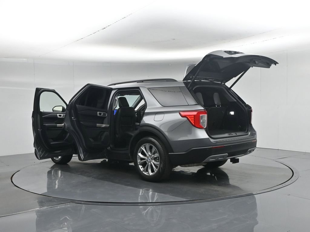 Certified 2023 Ford Explorer XLT w/ Equipment Group 202A RWD image 40