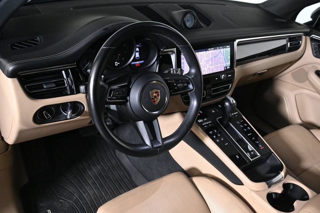 Used 2023 Porsche Macan AWD/4WD image 4