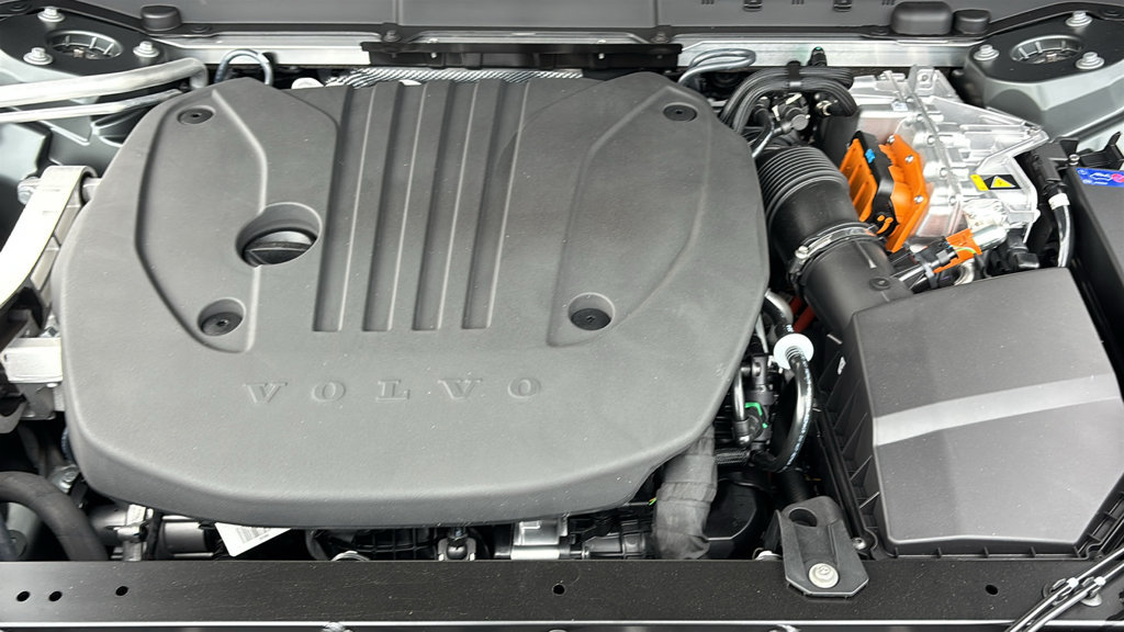 New 2027 Volvo XC60 T8 Plus AWD/4WD image 31