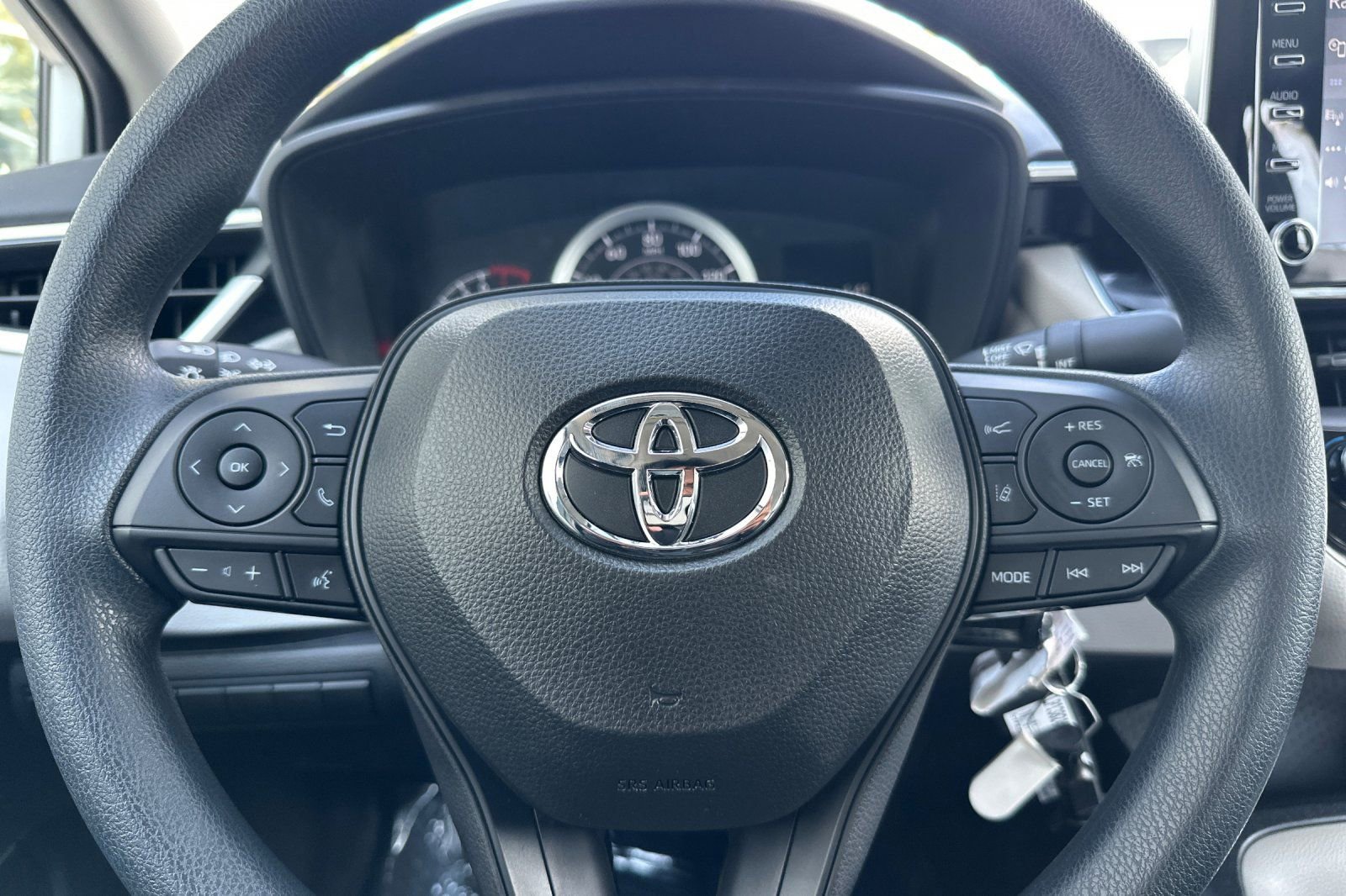 Used 2020 Toyota Corolla LE w/ Carpet Mat Package (TMS) image 21