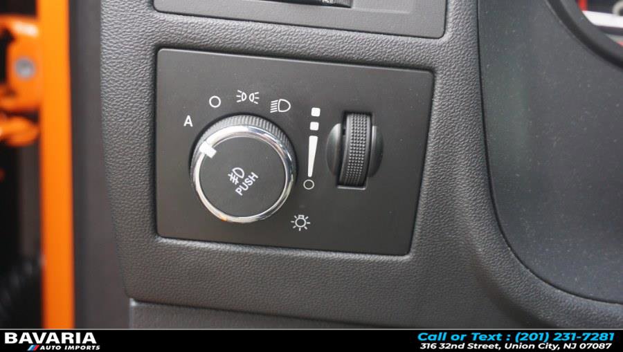 Used 2014 Dodge Challenger R/T image 23