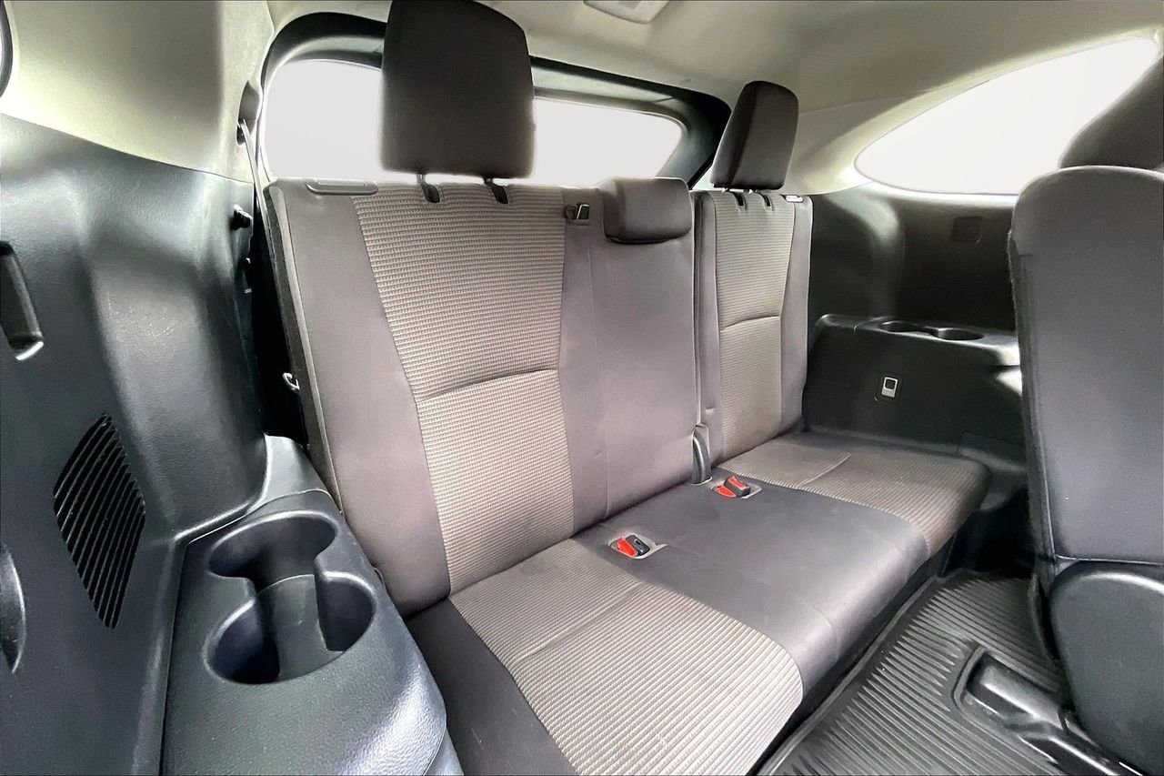 Used 2023 Toyota Highlander L image 24