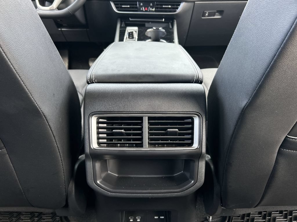 Used 2024 Volkswagen Atlas Cross Sport SE FWD image 20