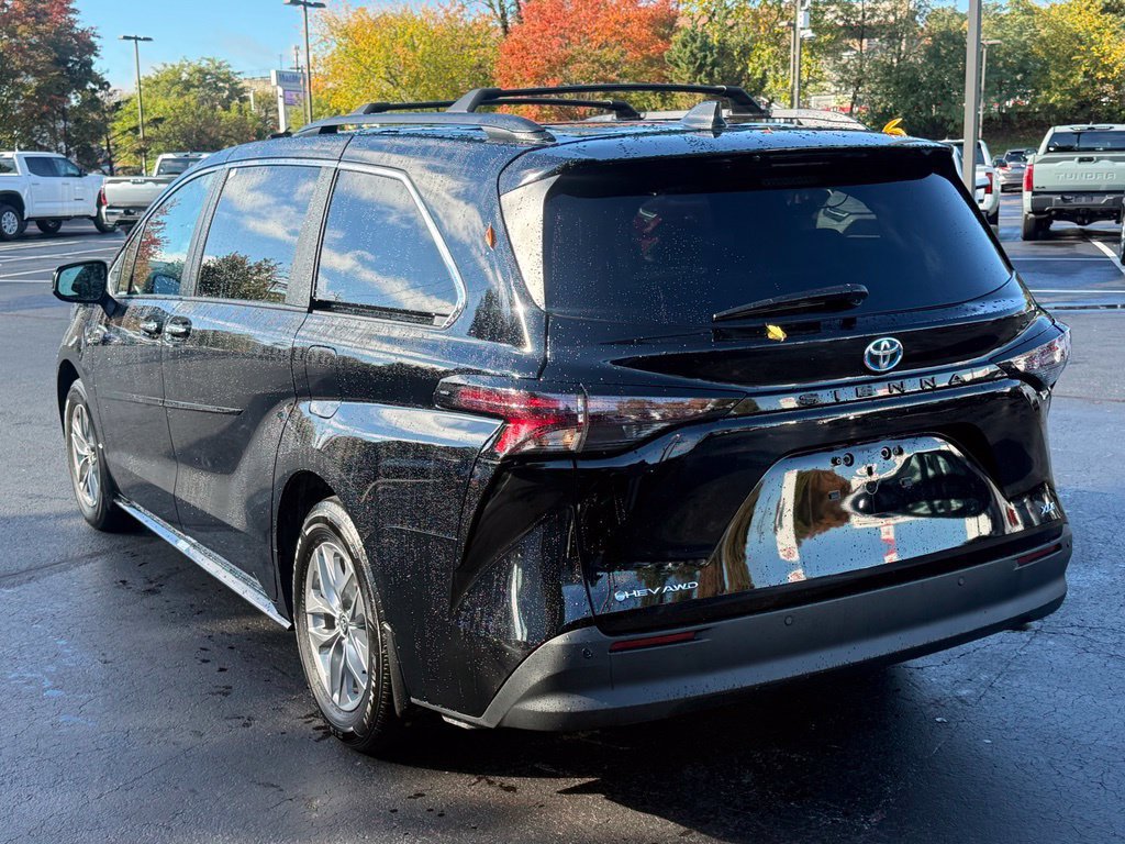 Used 2025 Toyota Sienna XLE w/ XLE Plus Package AWD/4WD image 6