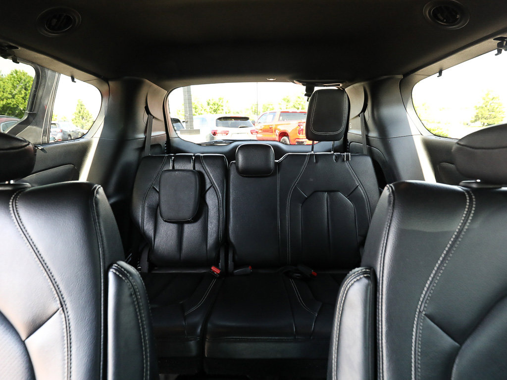 Used 2022 Chrysler Pacifica Touring-L w/ S Appearance Package FWD image 22