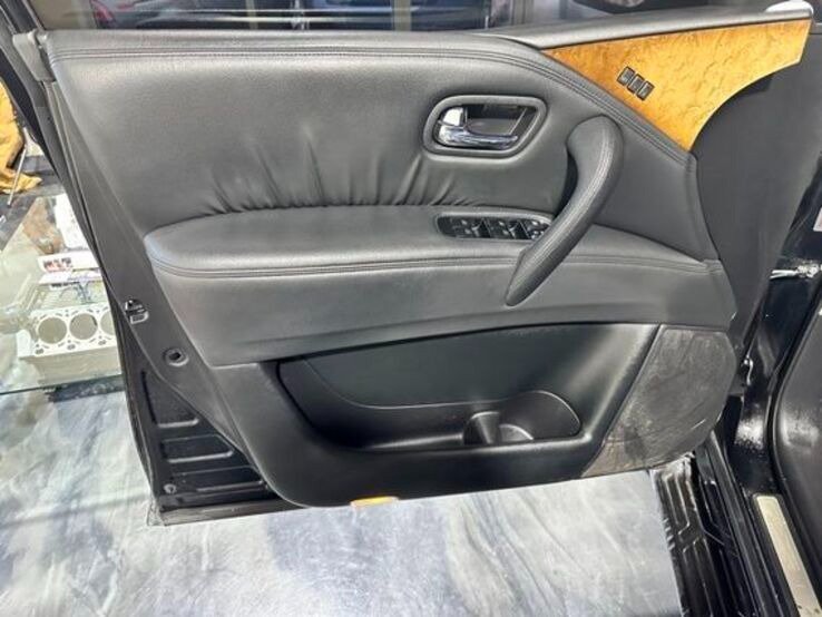 Used 2011 INFINITI QX56 2WD w/ Theater Pkg image 11